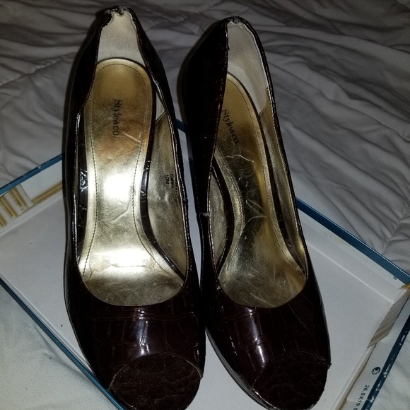 Shoes - Picture 2 of 3